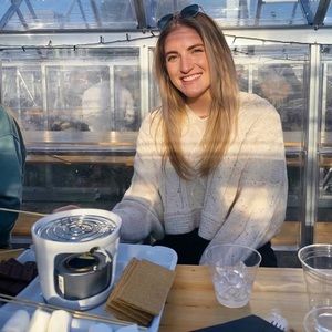 Meet your Posher, Elizabeth